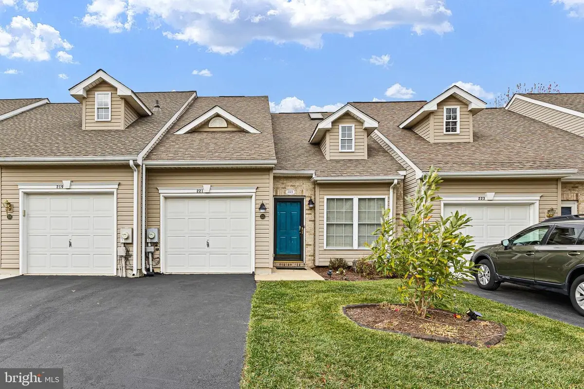 221 Gladstone Way, Bear, DE 19701 - Image #1