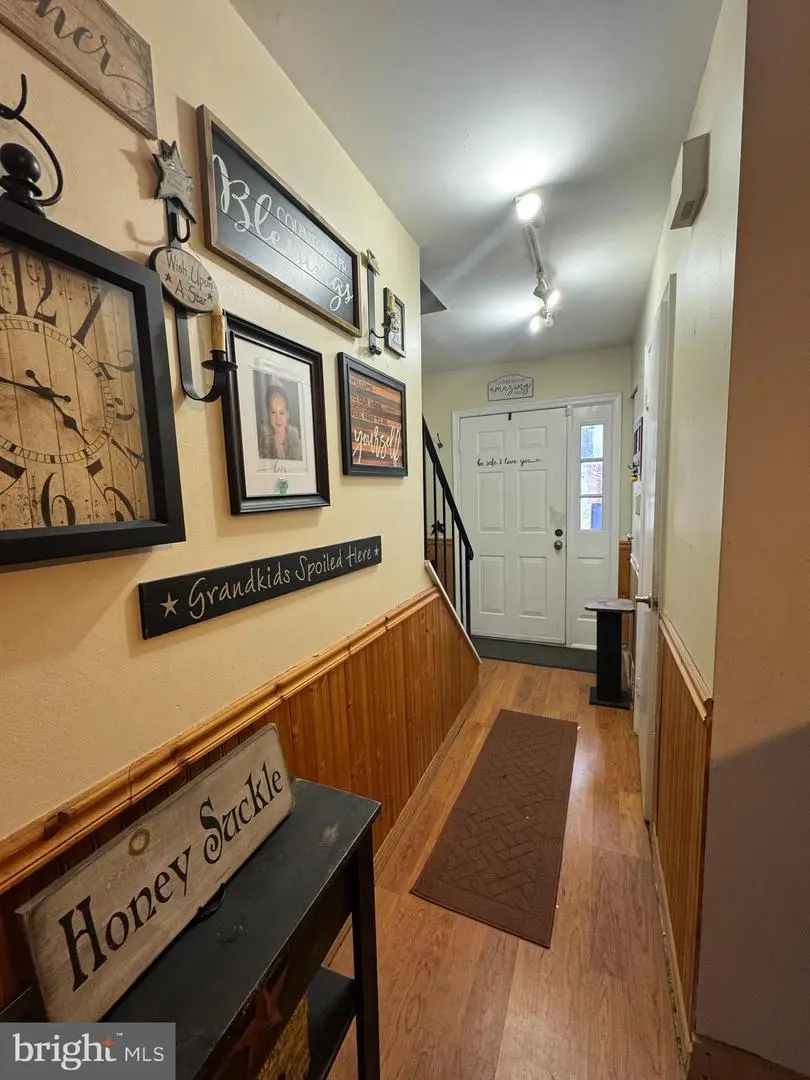 8 Honeysuckle Dr, Newark, DE 19702 - #2