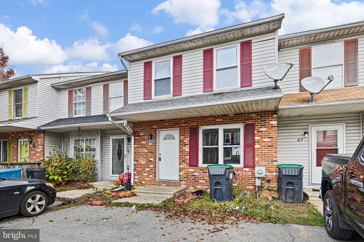 25 W Perpen Ct, Newark, DE 19702 - Image #1