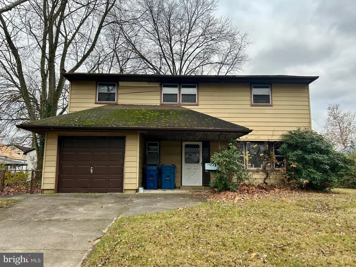 11 Mitchell Cir, Newark, DE 19713 - Image #1