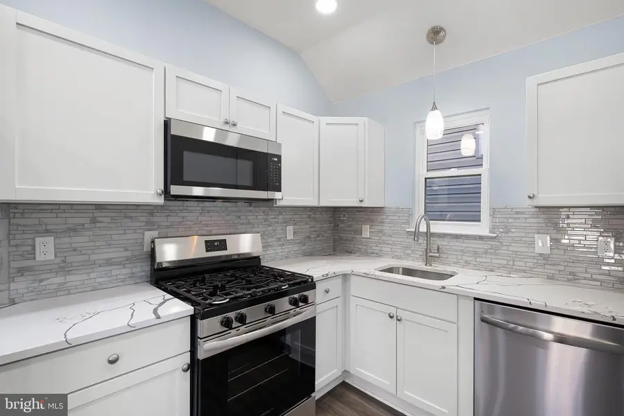 204 S Dupont Rd, Wilmington, DE 19804 - Image #2