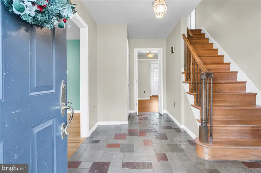 47 Covered Bridge Ln, Newark, DE 19711 - Image #2