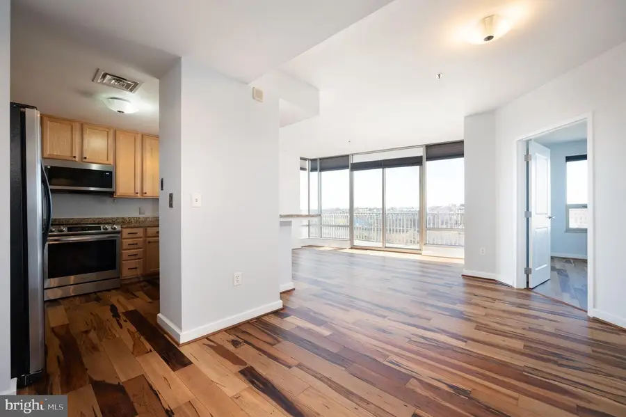 105-unit Christina Landing Dr #806, Wilmington, DE 19801 - Image #2