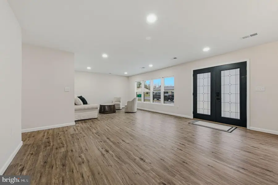 48 Chippendale Cir, Newark, DE 19713 - Image #3