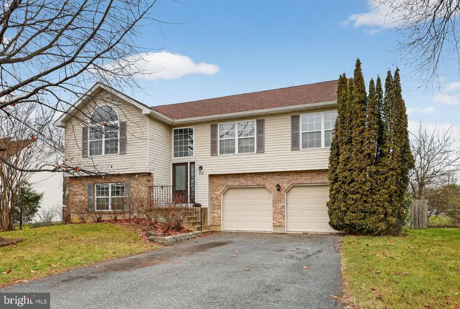 318 Hackberry Dr, New Castle, DE 19720 - Image #3