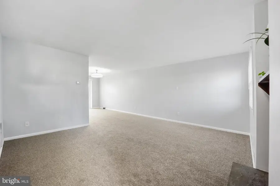 229 E Green Valley Cir, Newark, DE 19711 - Image #3