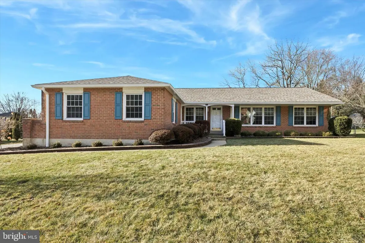 2710 E Landsdowne Dr, Wilmington, DE 19810 - Image #1