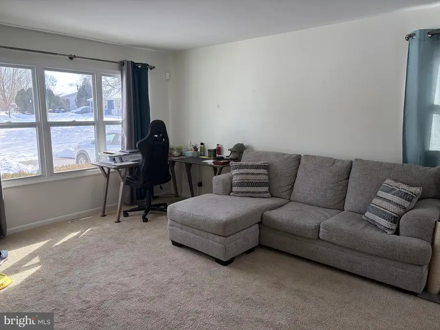 151 W Rutherford Dr, Newark, DE 19711 - #3