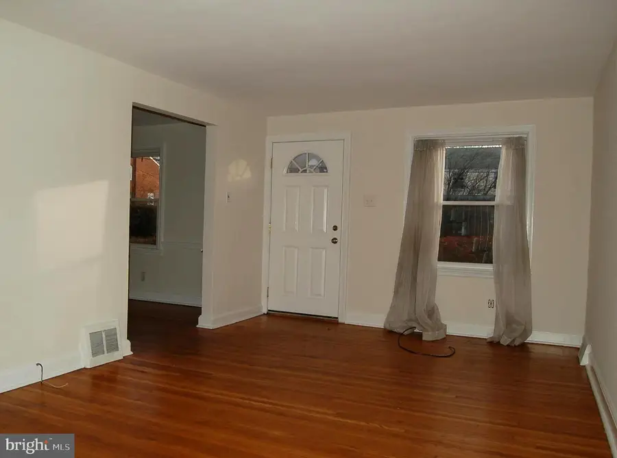 309 Village Rd, Wilmington, DE 19805 - Image #3