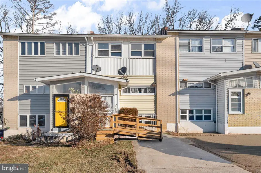 55 Oakmont Dr, New Castle, DE 19720 - Image #2