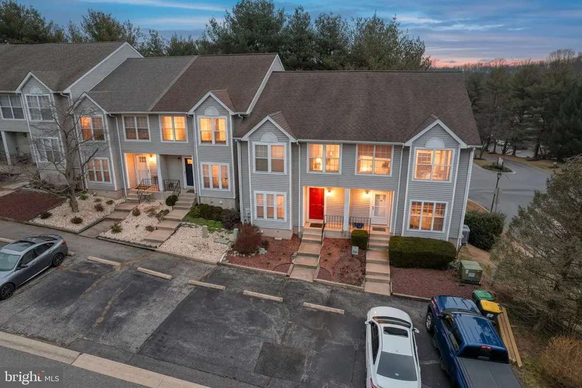 302 Benham Ct, Newark, DE 19711 - Image #1