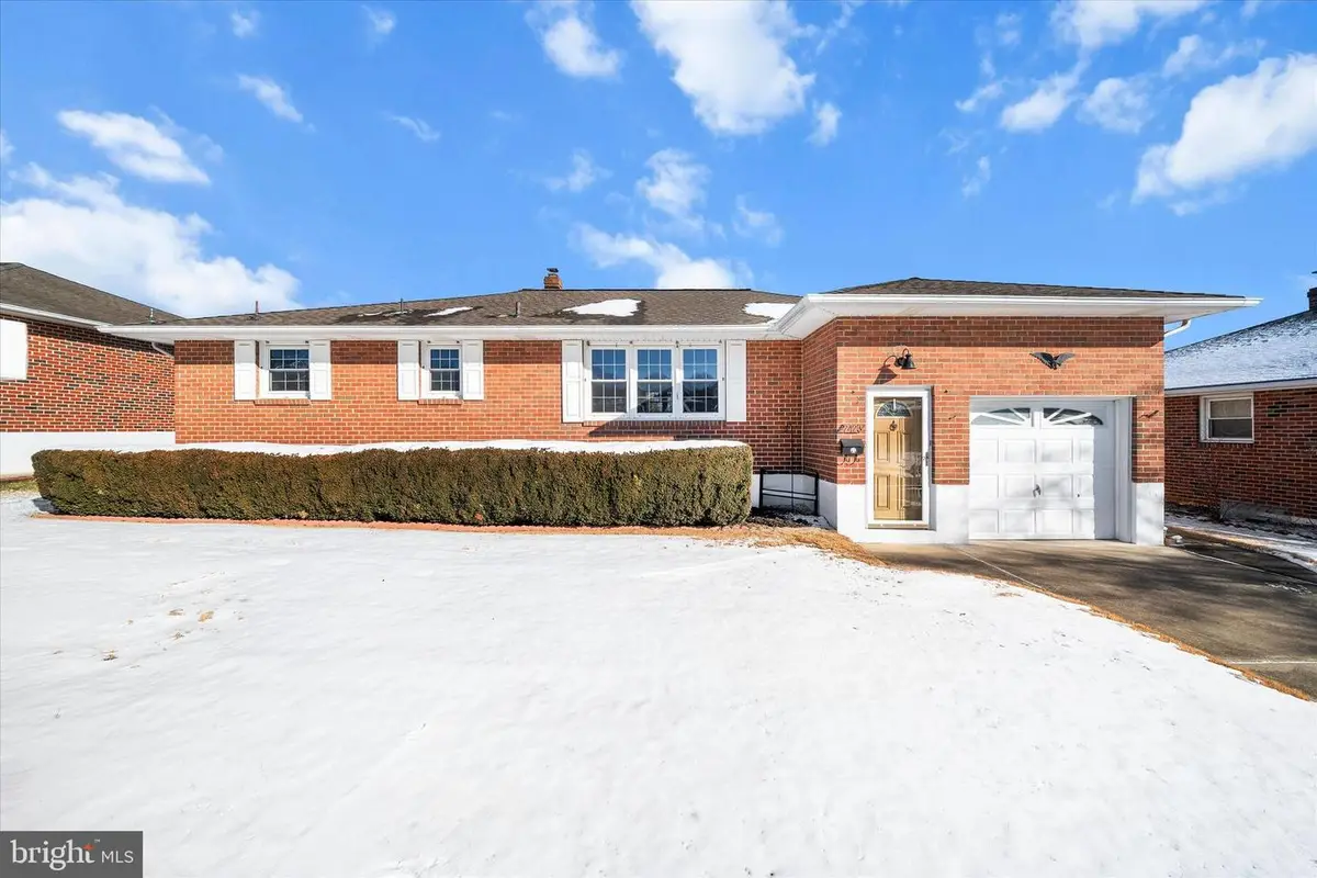 2423 W Parris Dr, Wilmington, DE 19808 - Image #1