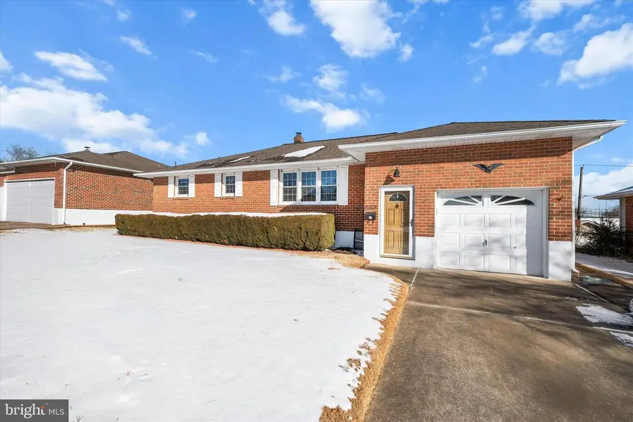 2423 W Parris Dr, Wilmington, DE 19808 - Image #2