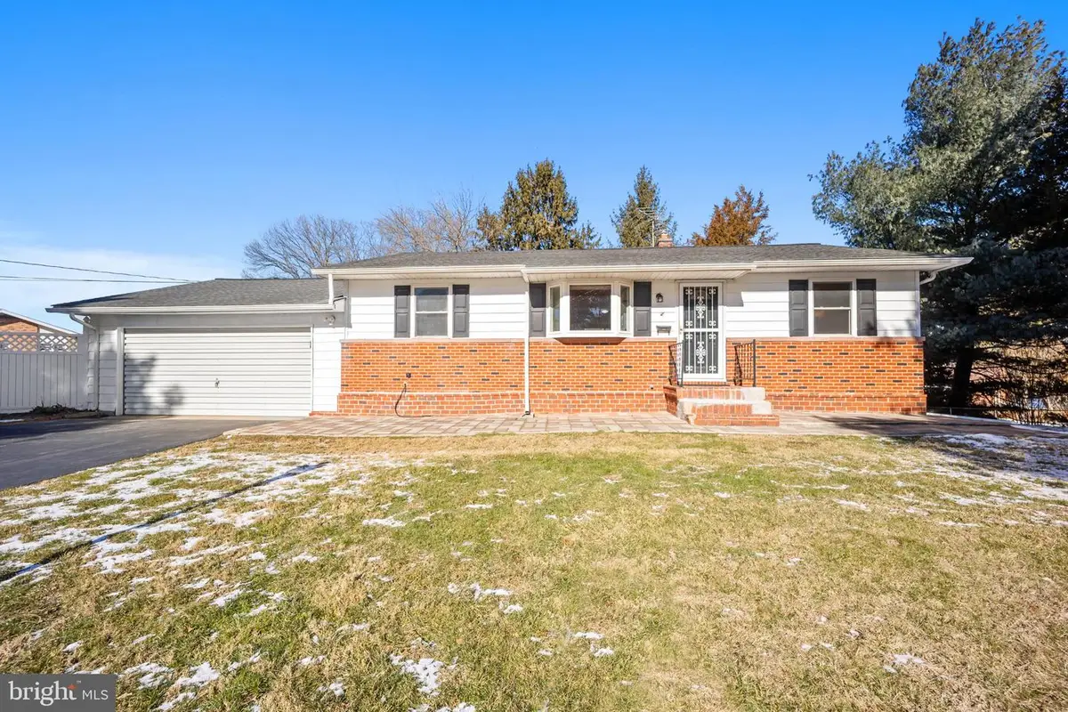 2 Hodgkins Pl, New Castle, DE 19720 - Image #1