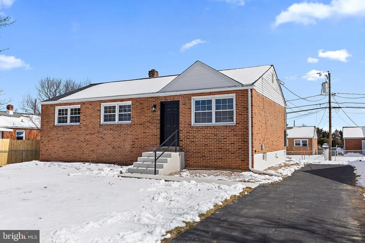 318 S Dupont Rd, Newport, DE 19804 - #1