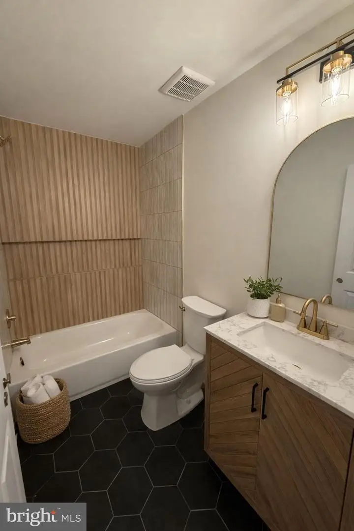 916 Gilder Dr, New Castle, DE 19720 - Image #2