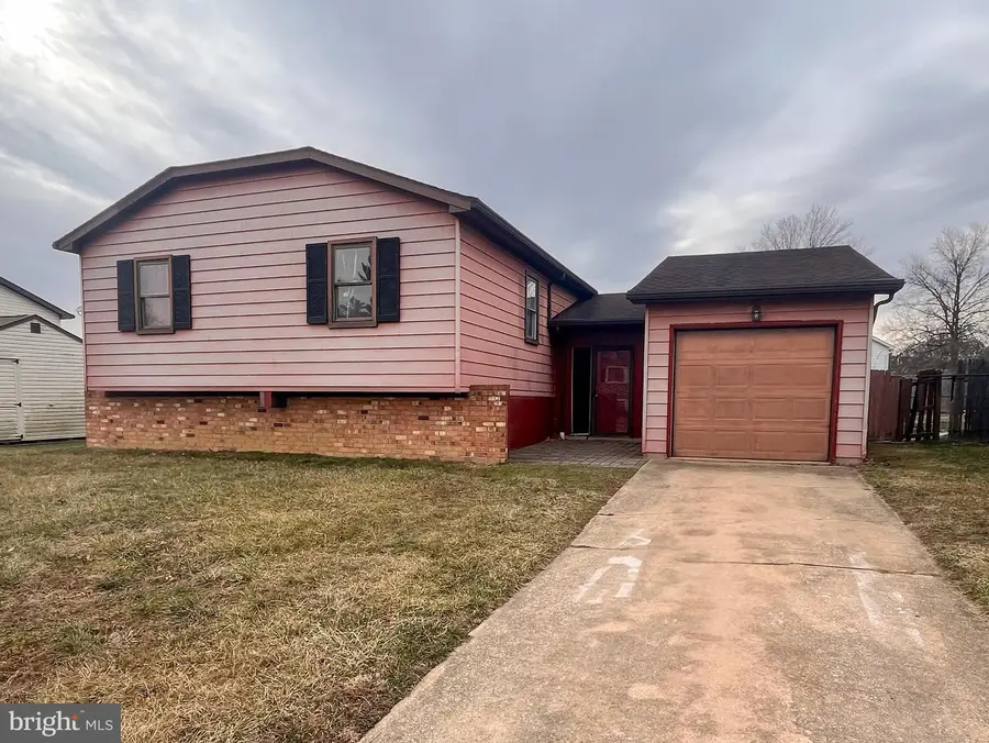 16 Courtland Cir, Bear, DE 19701 - Image #2