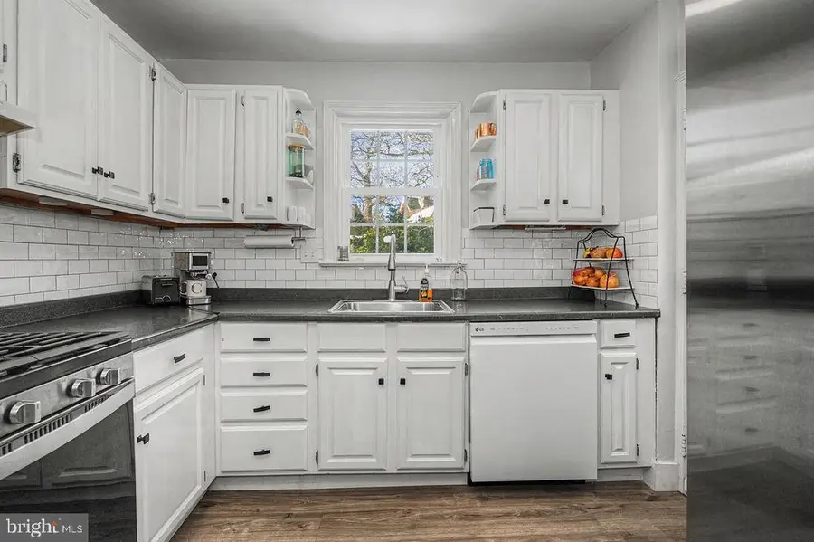 211 Atkins Ave, Wilmington, DE 19805 - Image #2