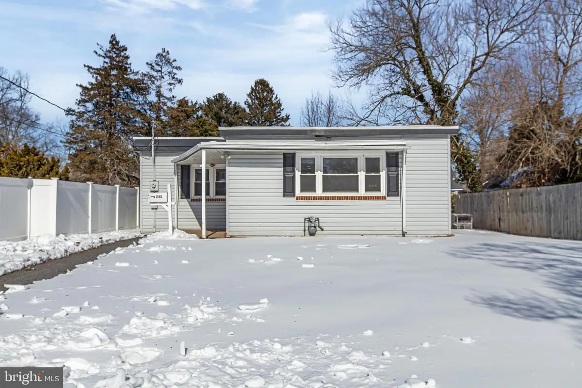 245 W Champlain Ave, Wilmington, DE 19804 - #1