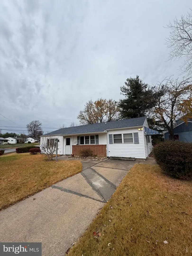 10 Midfield Rd, New Castle, DE 19720 - #1