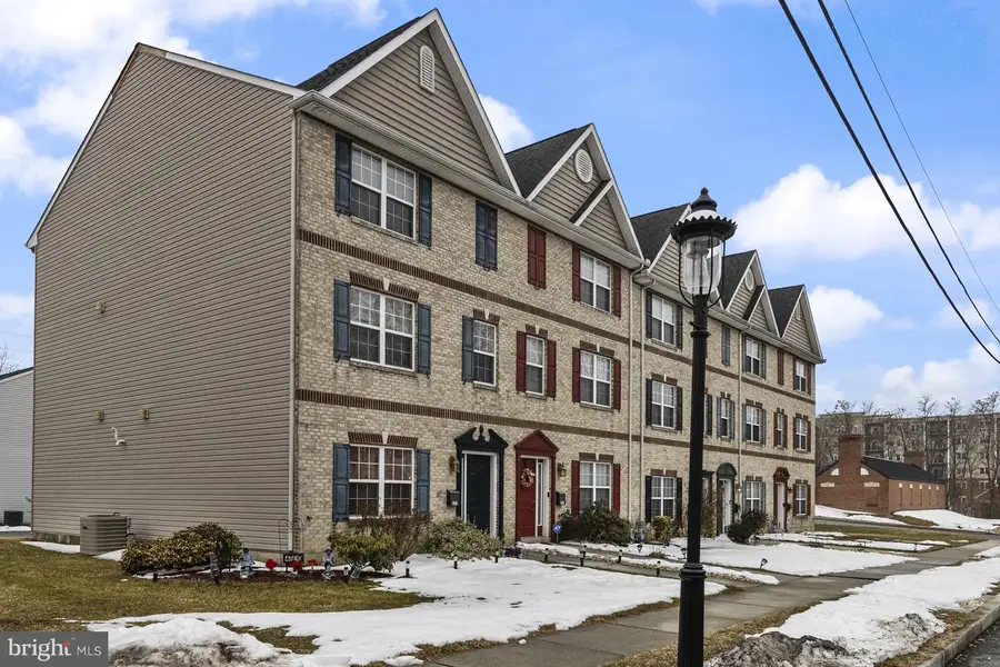 303 W 9th St, New Castle, DE 19720 - #2