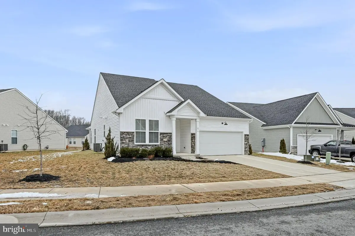 676 Mayfield Falls Dr, Newark, DE 19702 - #1