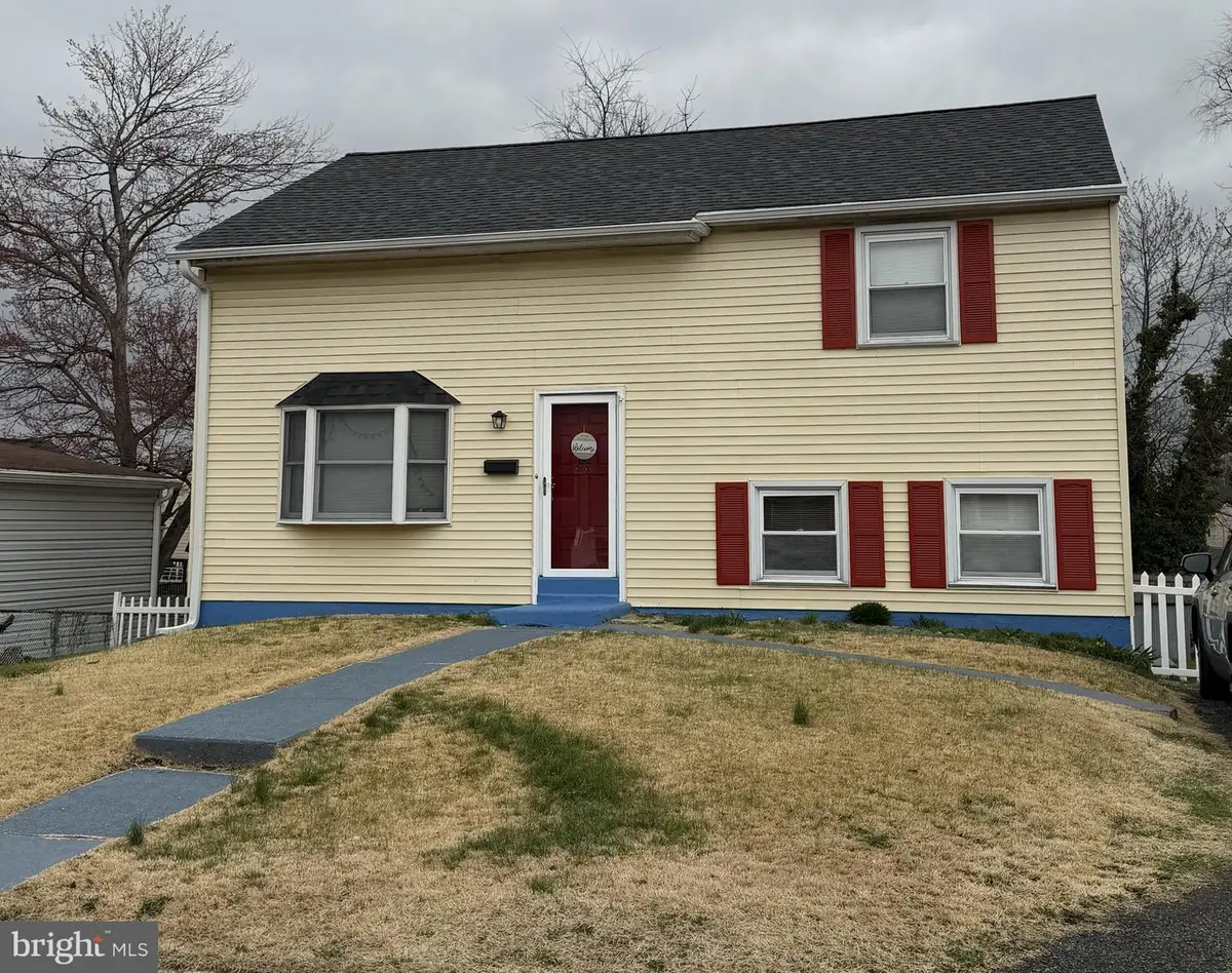 2103 Lincoln Ave, Wilmington, DE 19809 - #1