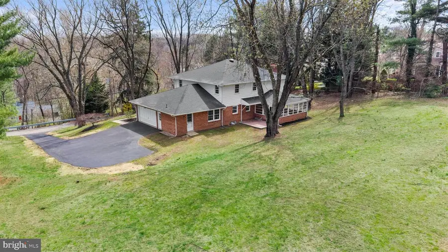 988 Sharpless Rd, Hockessin, DE 19707 - #2