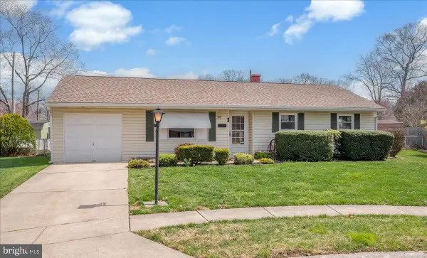 1 Linda Cir, NEWARK, DE 19713
