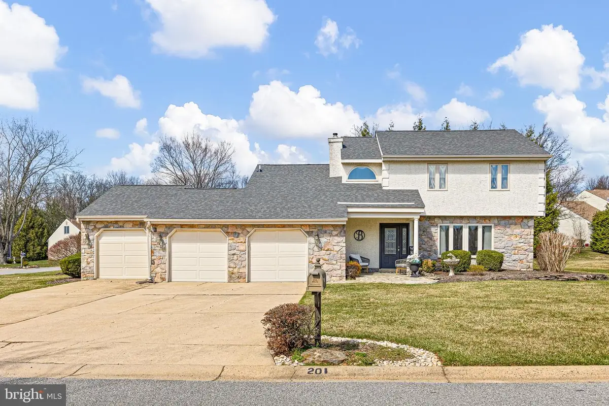 201 Hazel Ridge Dr, Wilmington, DE 19810 - #1