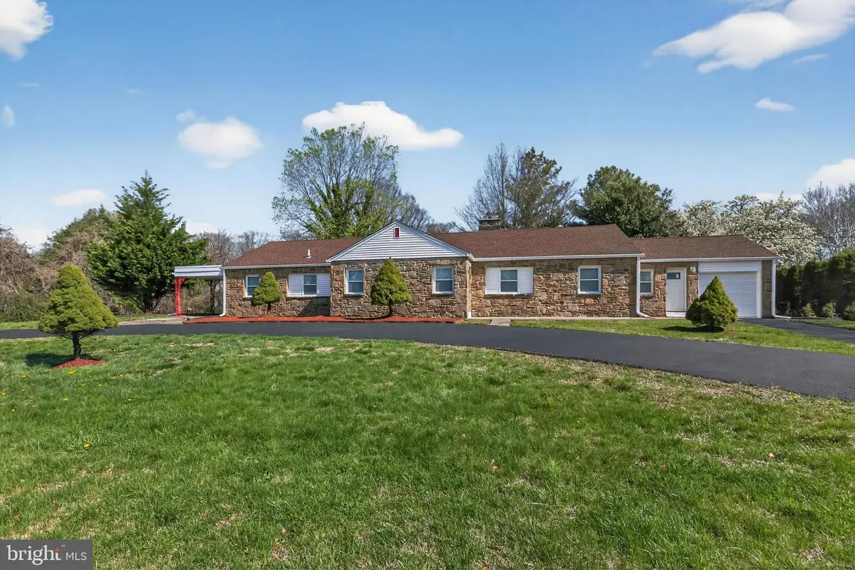 207 Rolling Green Ave, New Castle, DE 19720 - #1