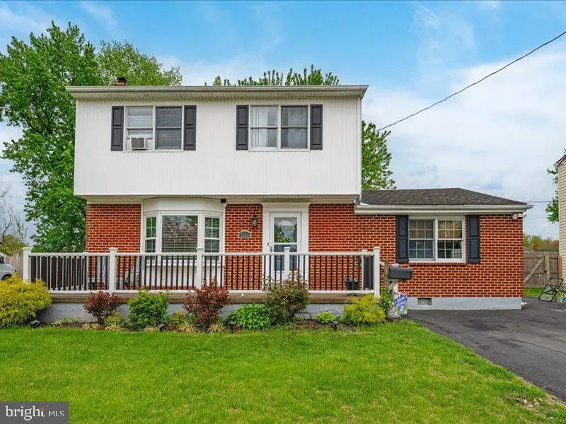 744 W 11th St, New Castle, DE 19720 - #1