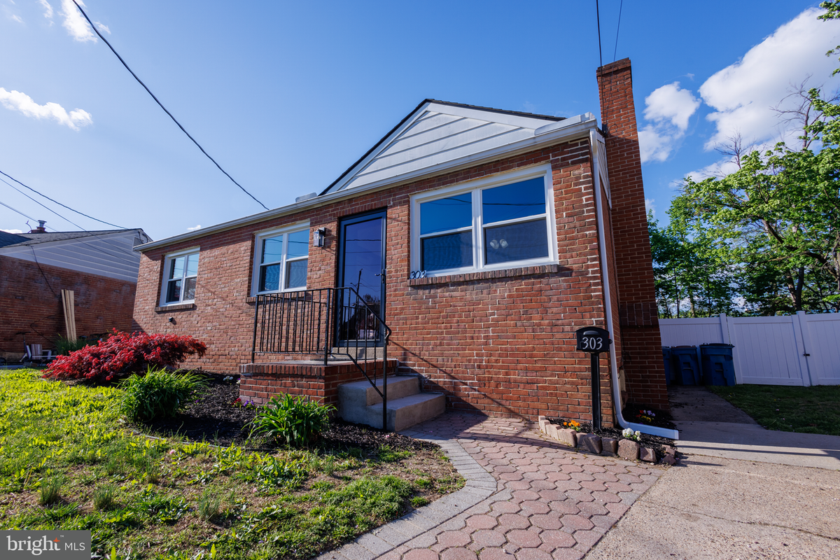 303 Silverbrook Dr, Wilmington, DE 19804 - #1