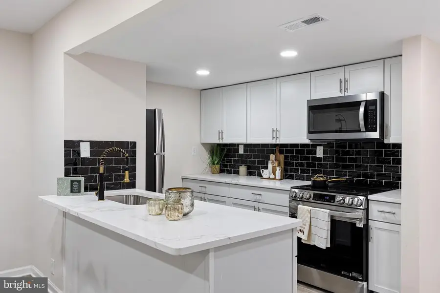 303 Thayer Ct, Newark, DE 19702 - #3