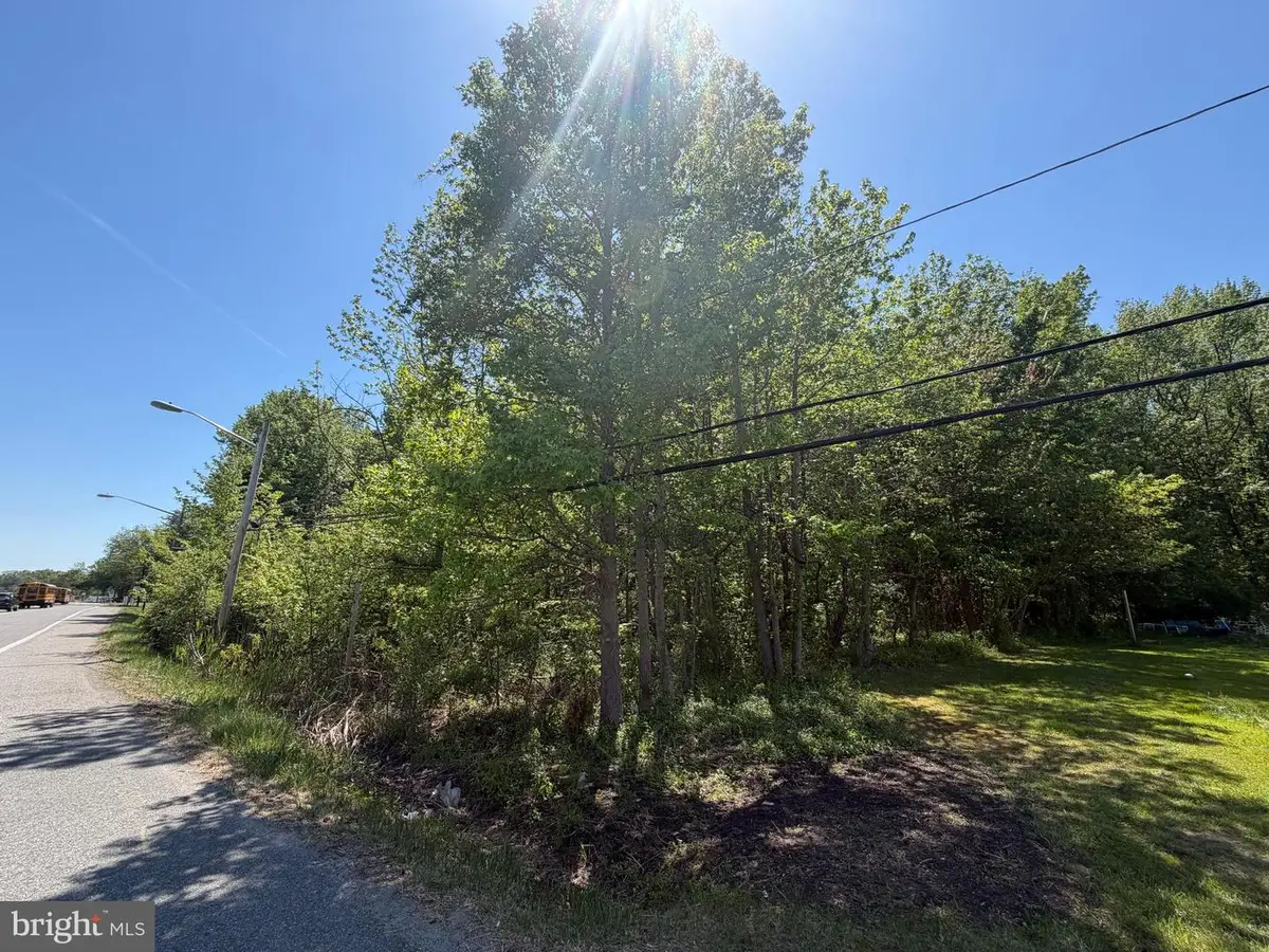 6386 Summit Bridge Rd, Townsend, DE 19734 - #1