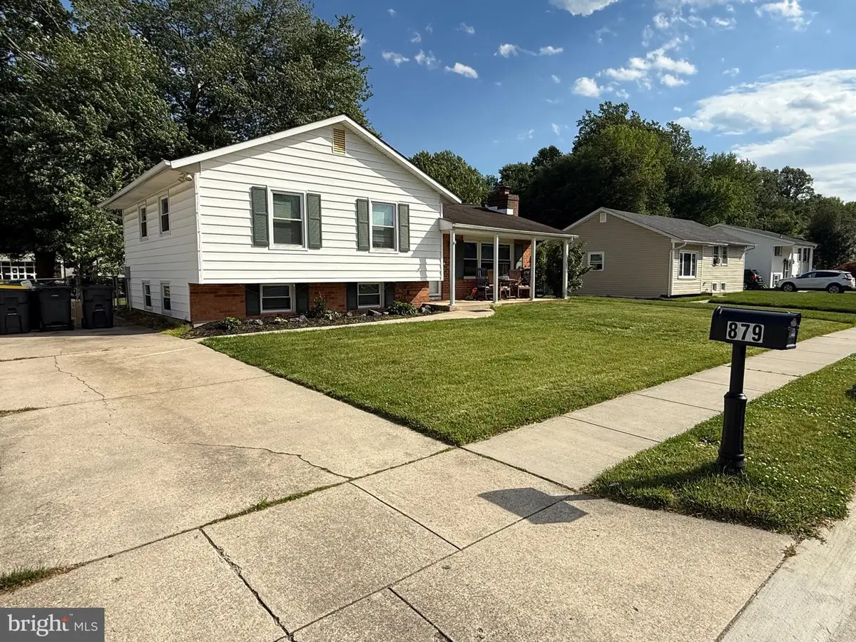 879 Broadfield Dr, Newark, DE 19713 - #1