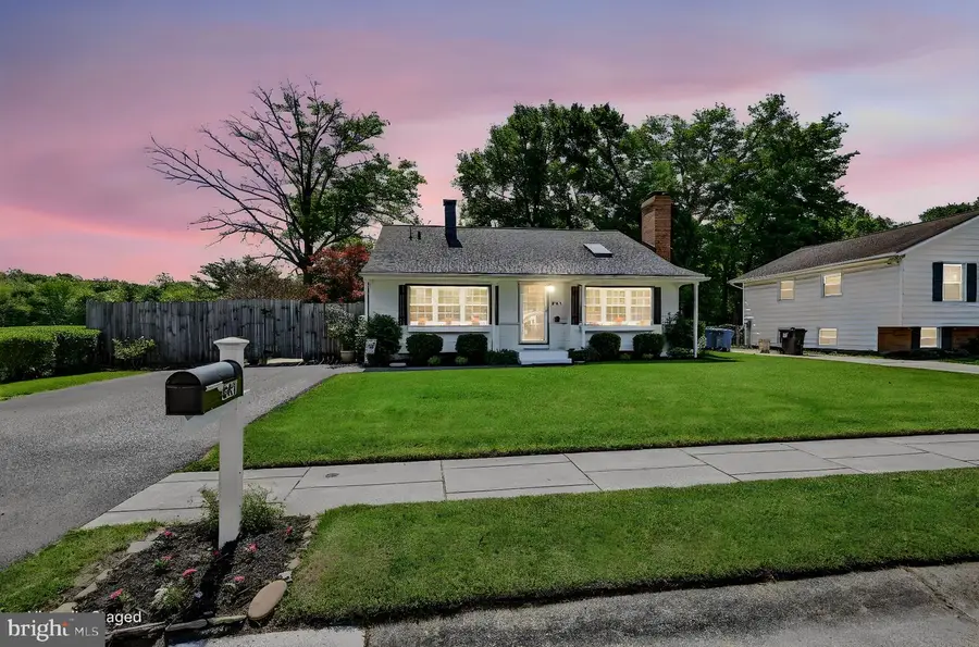 881 Broadfield Dr, Newark, DE 19713 - #2