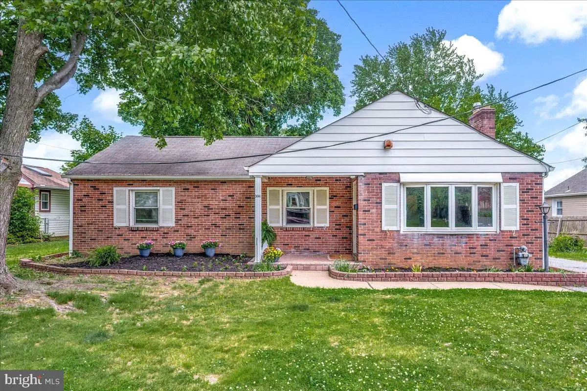 504 Springhill Ave, Wilmington, DE 19809 - #1