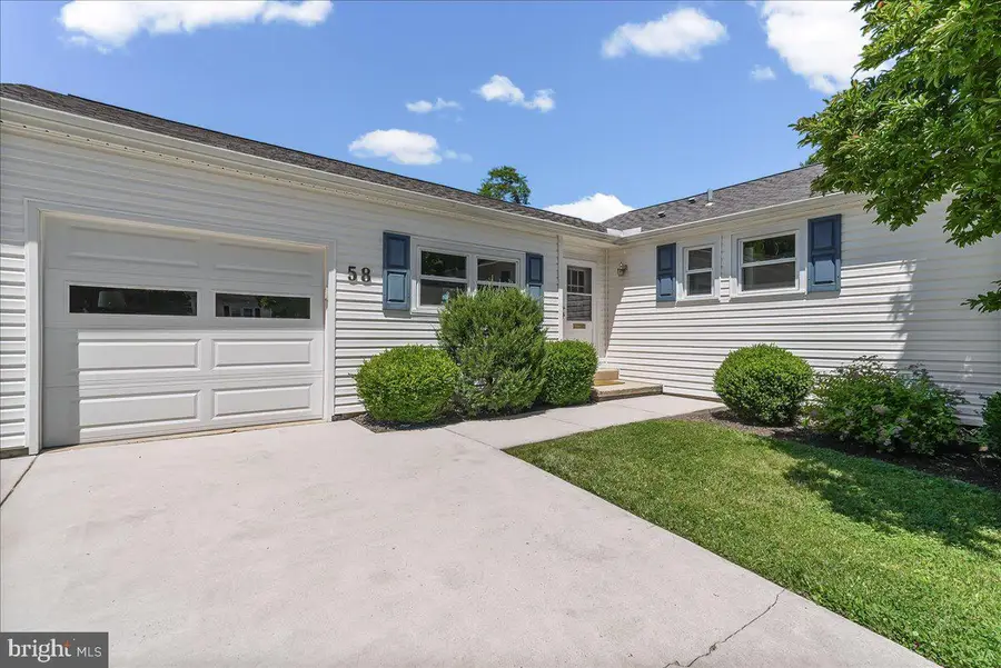 58 Woodhill Ct, Newark, DE 19711 - #3