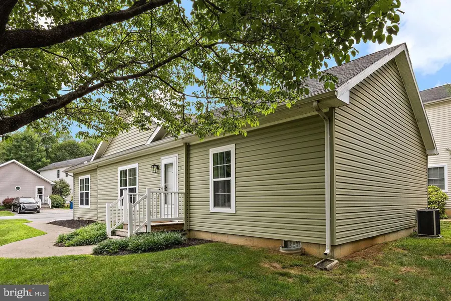 16 Barberry Ct, Newark, DE 19702 - #3