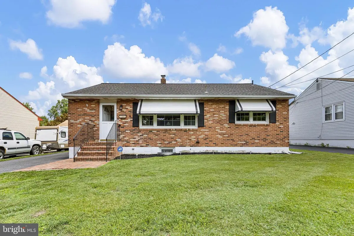 204 Garfield Ave, New Castle, DE 19720 - #1
