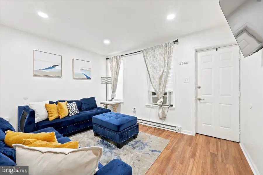 921 Gray St, New Castle, DE 19720 - #3