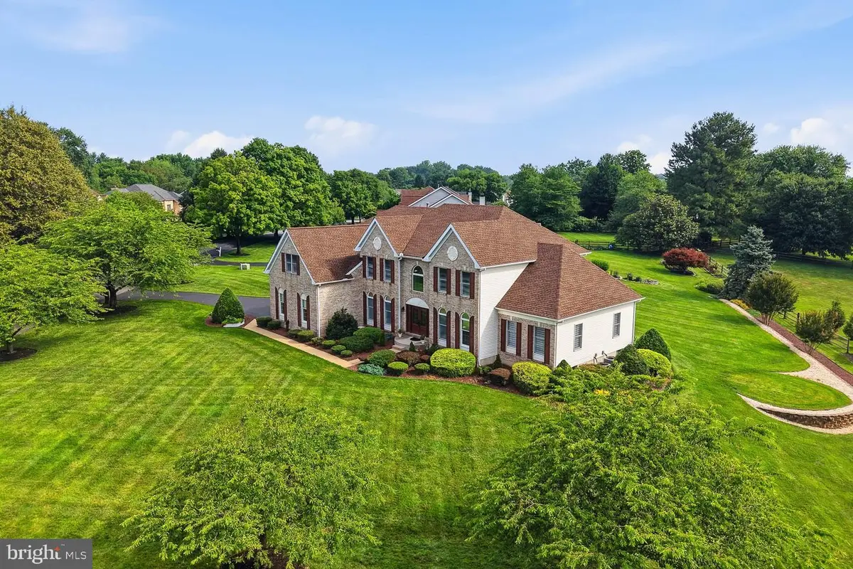 28 W Periwinkle Ln, Newark, DE 19711 - #1