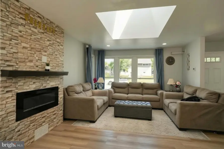 21 Burns Rd, Claymont, DE 19703 - #2