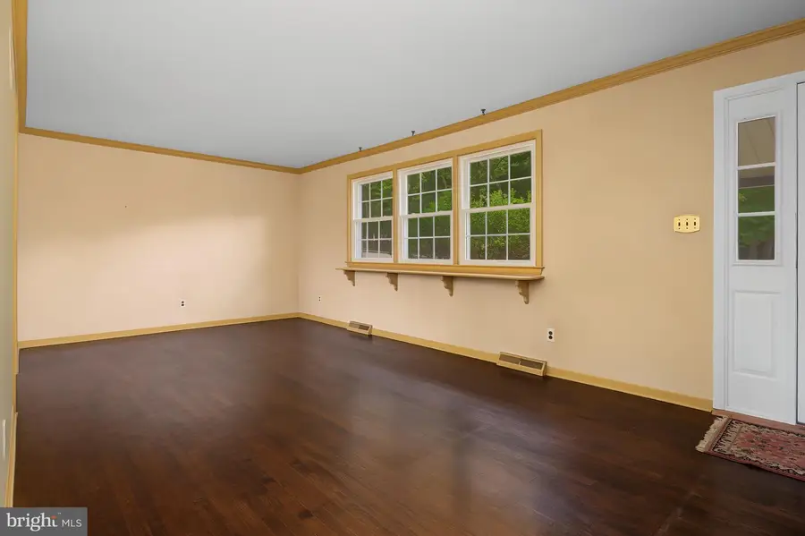 124 Chapel Hill Dr, Newark, DE 19711 - #3