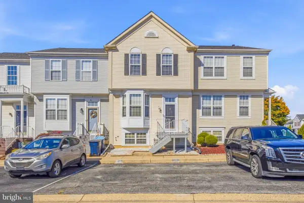 4 Creek Ln, NEWARK, DE 19702