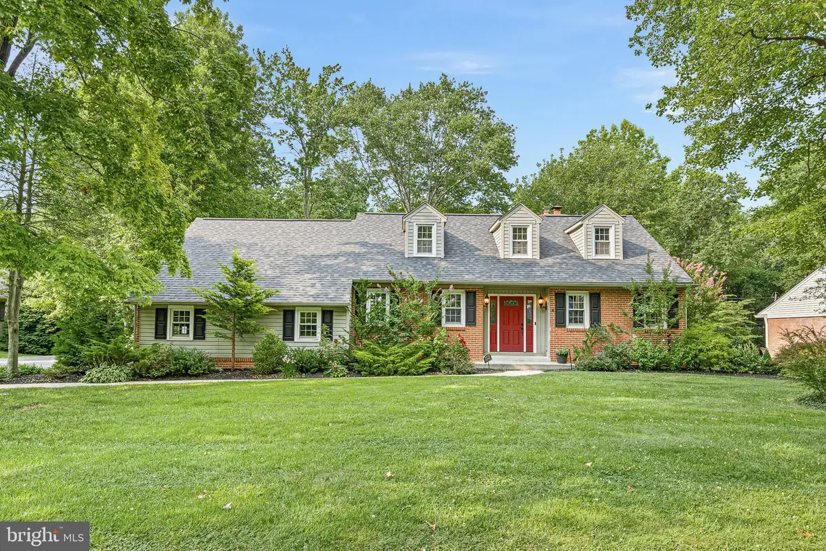 2533 Deepwood Dr, Wilmington, DE 19810 - #1