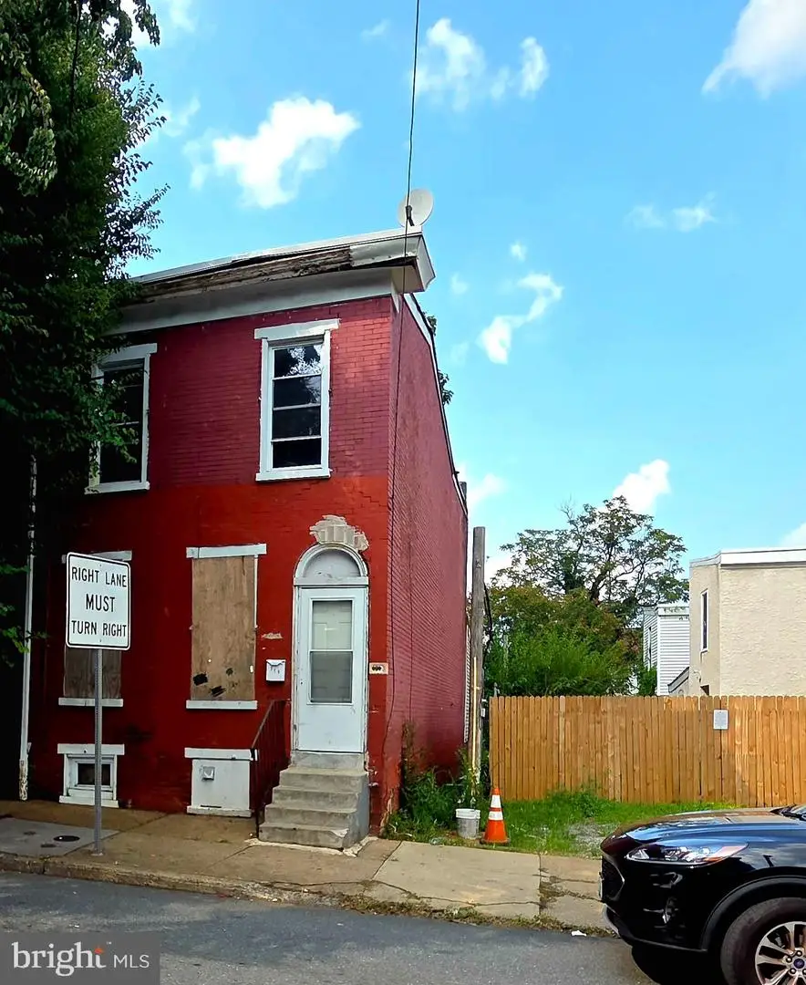 319 E 10th St, Wilmington, DE 19801 - #1