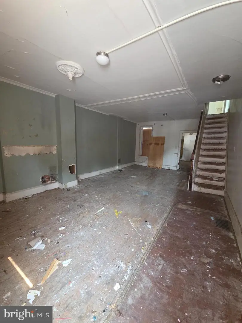 319 E 10th St, Wilmington, DE 19801 - #3