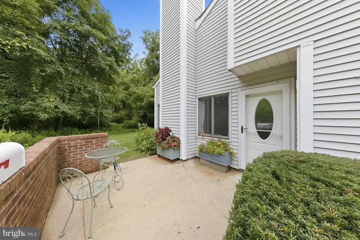 605 Madeline Ct, Newark, DE 19711 - #1